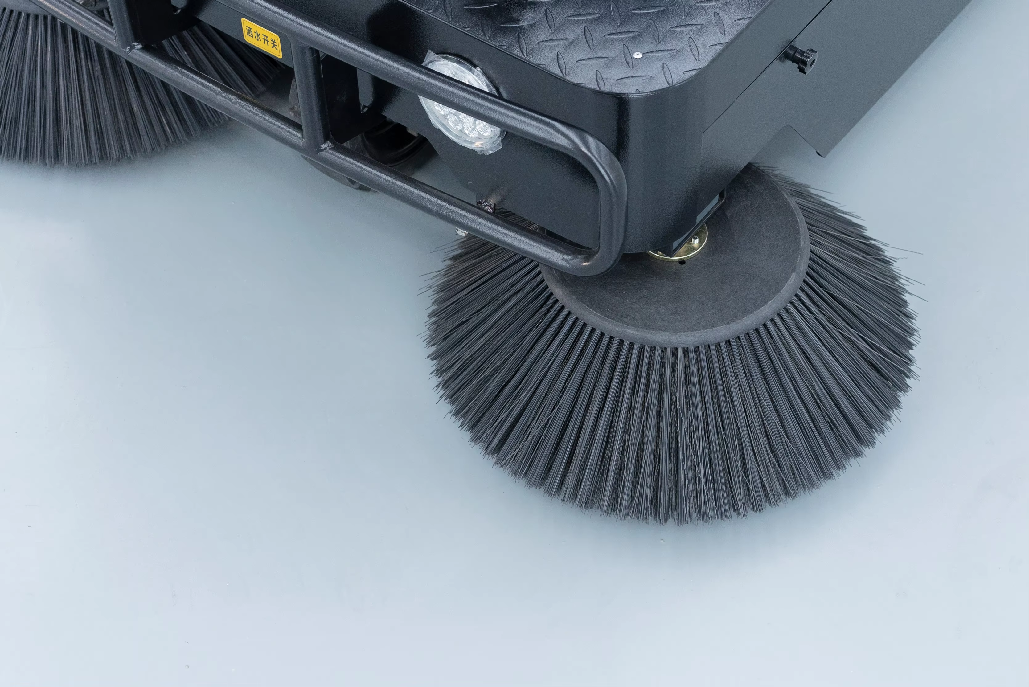 Brosse de balayeuse autoportée